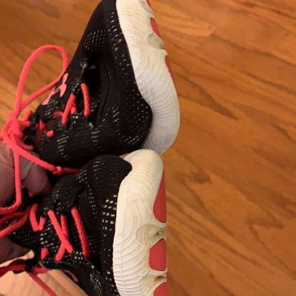 Under Armour Speedform sneakers size 8 black with pink shoelaces - Picture 8 of 8